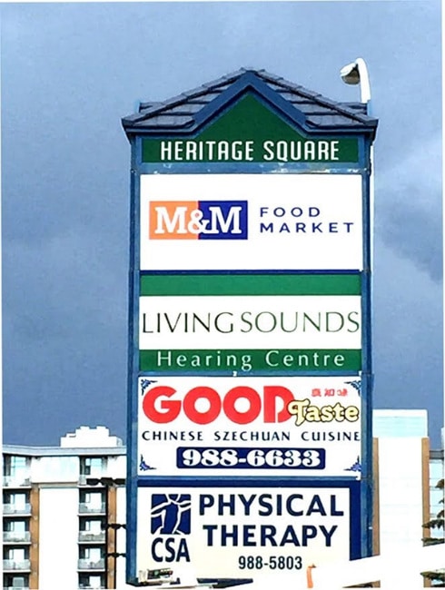 Read more about the article Benefits of Pylon Signs for Clothing Brands