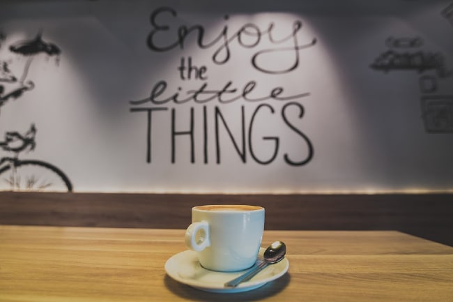 Read more about the article Why Should You Use Wall Decals in Your Cafe
