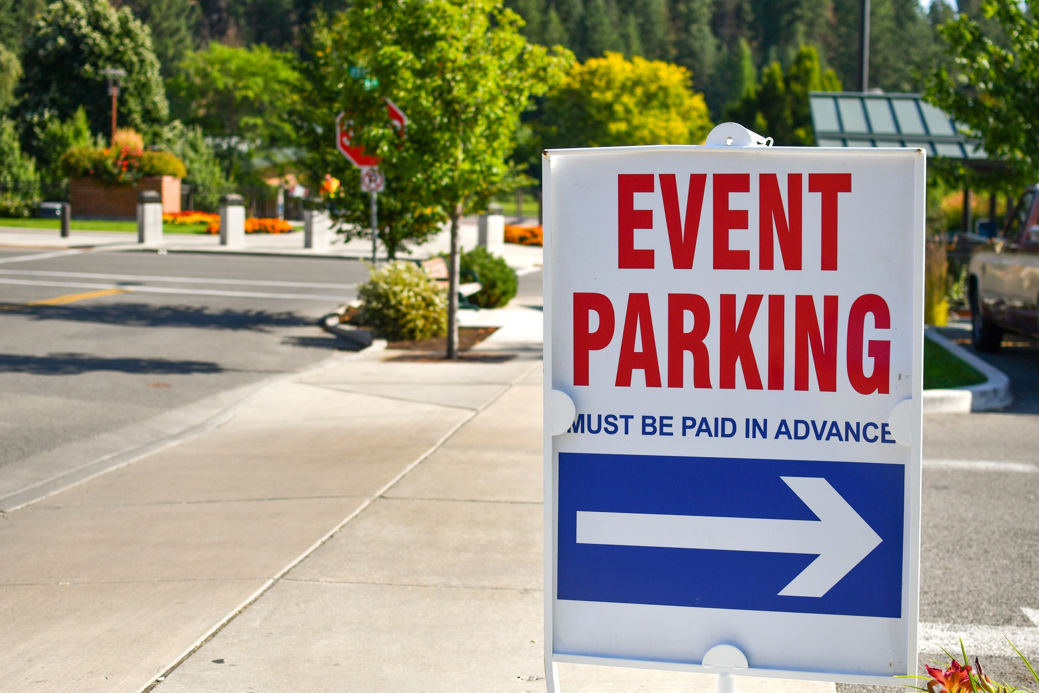 Read more about the article Sunshine and Signage: Elevating Your Alberta Summer Event